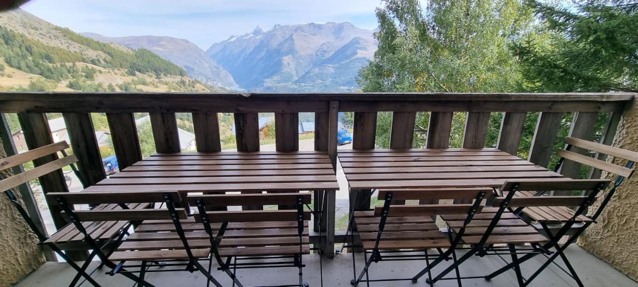 Auris Les Gentianes Station Alpe Huez Apartment Exterior photo